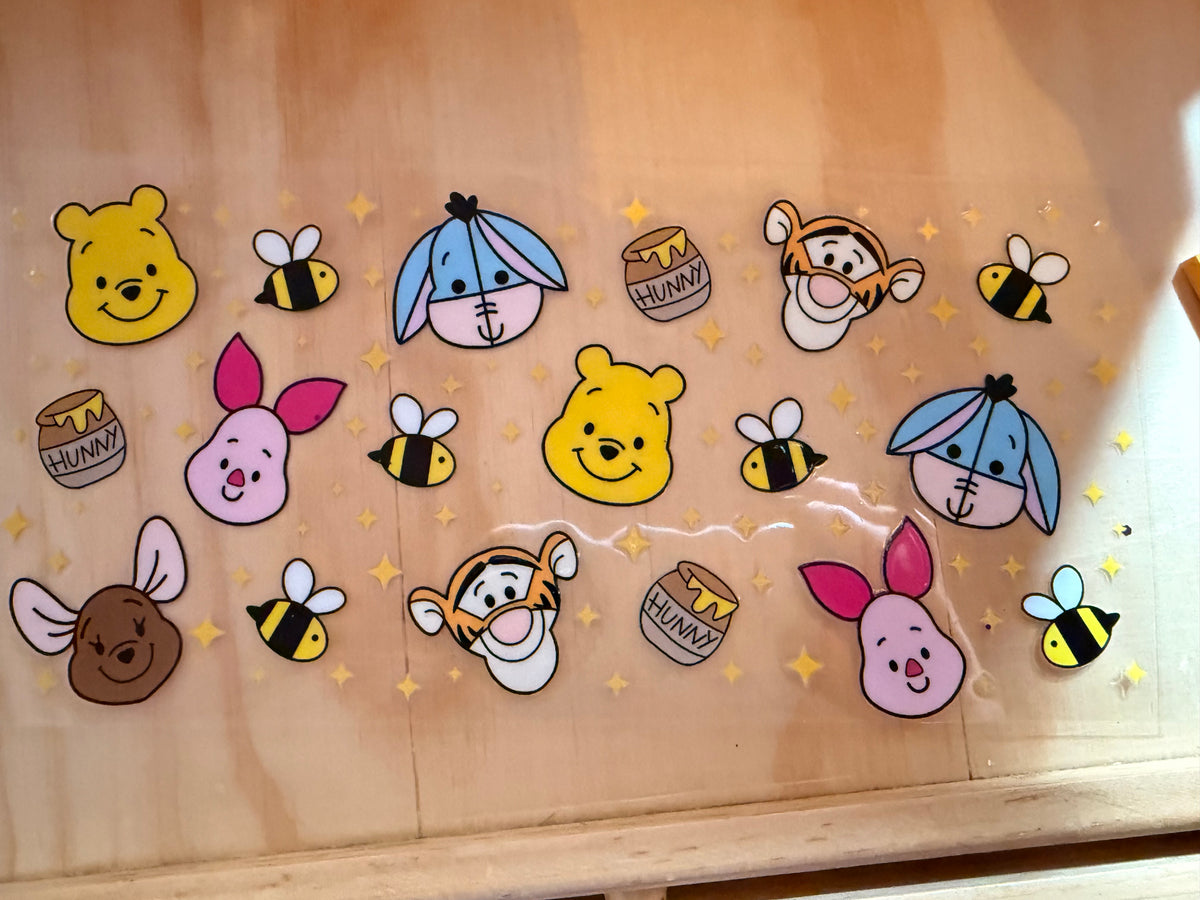0077- cartoon pooh and characters