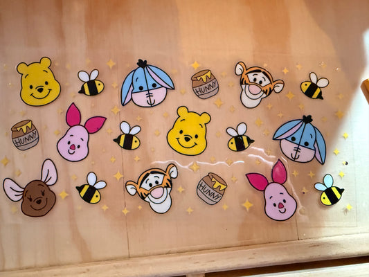 0077- cartoon pooh and characters